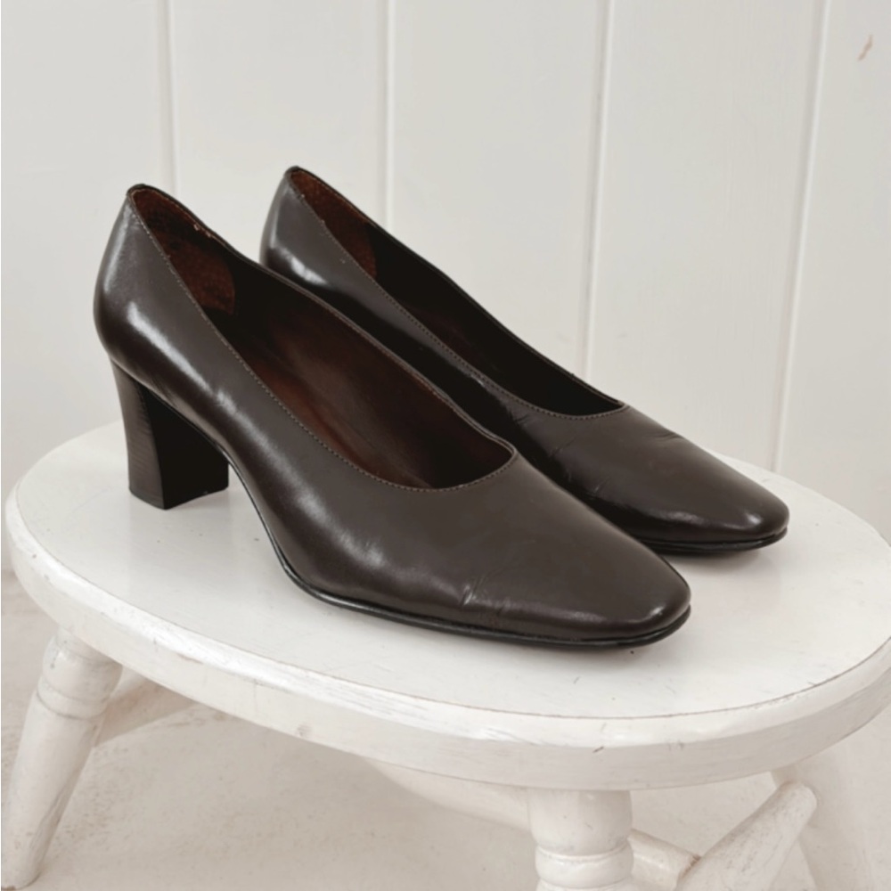 Etienne Aigner Vintage Heels Chocolate Brown Leather Square Toe Block Heel 7.5